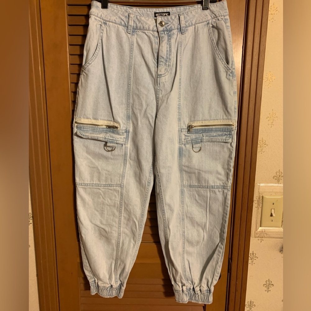 Hot Topic baggy cargo jeans